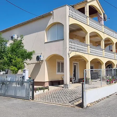 Zd Living 3 Sterne In Apartamento Zadar